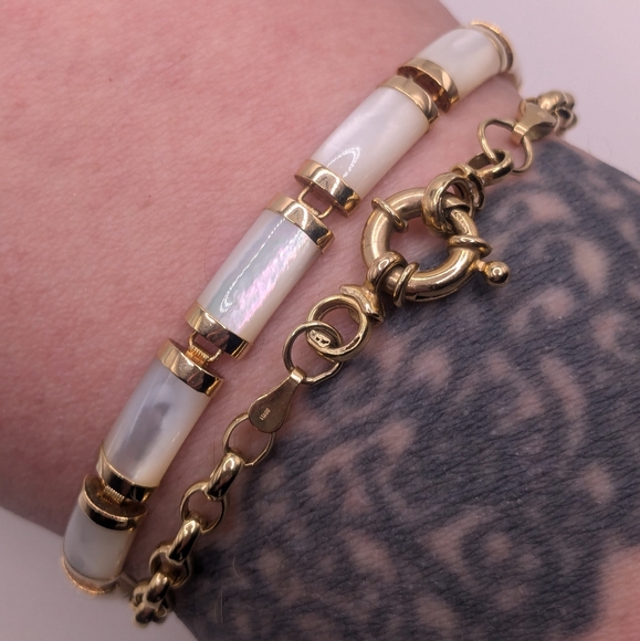 14k Yellow Gold Mother of Pearl Bracelet and Hoop Earrings Set - Picture 14 of 16